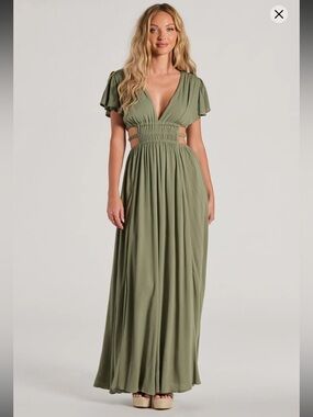 Windsor Make Hearts Flutter Sage Green Cut-Out Maxi Dress